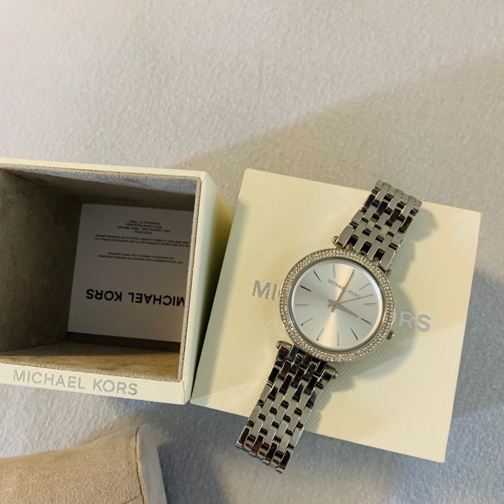 Great Condition Authentic Michael Kors Watch - image 4